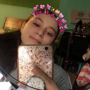 Meet your Posher, Alicia